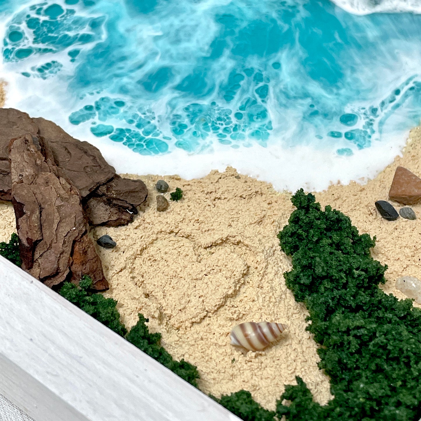 Resin Ocean Frame Decoration - Green (vertical)