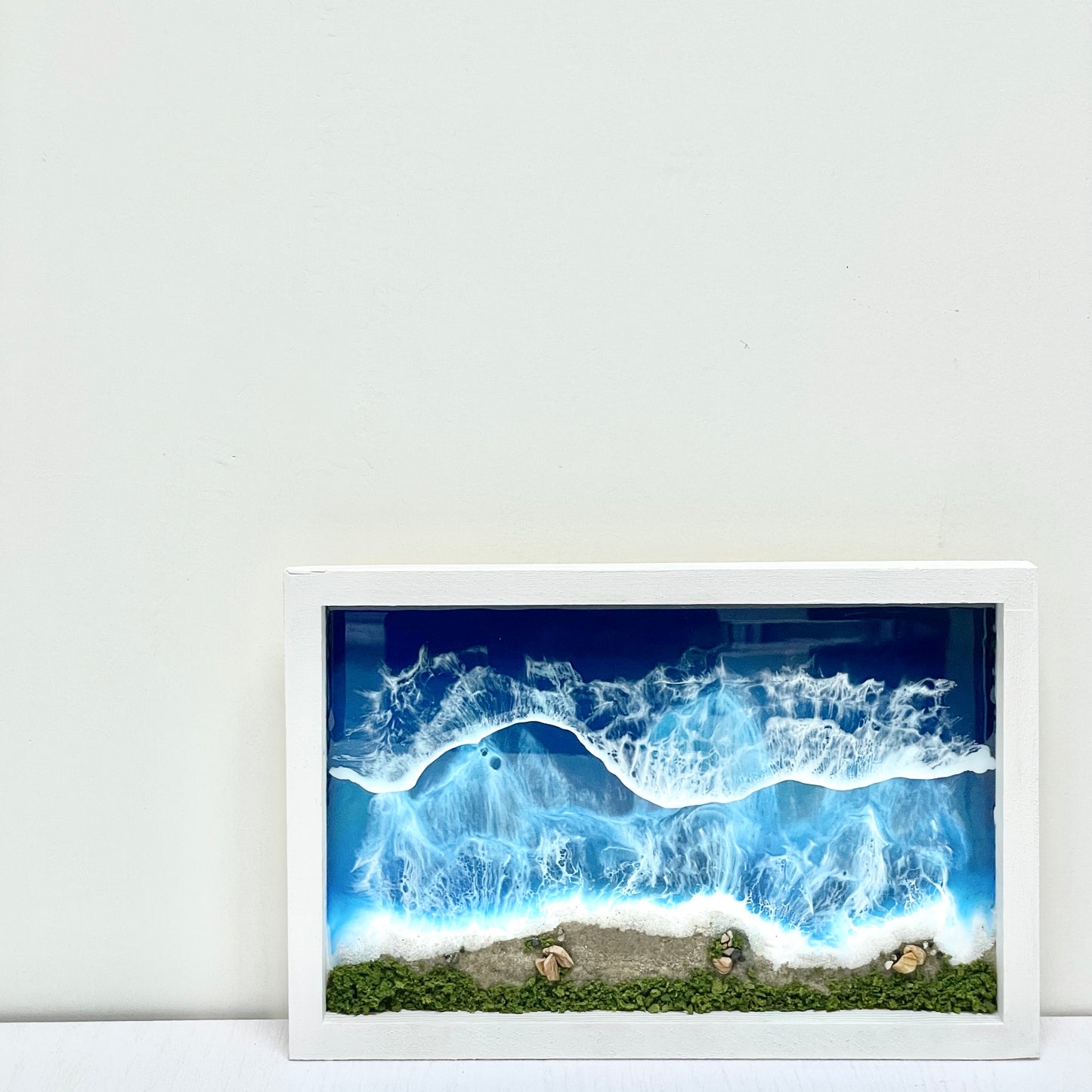 Resin Ocean Frame Decor - Blue (horizontal)