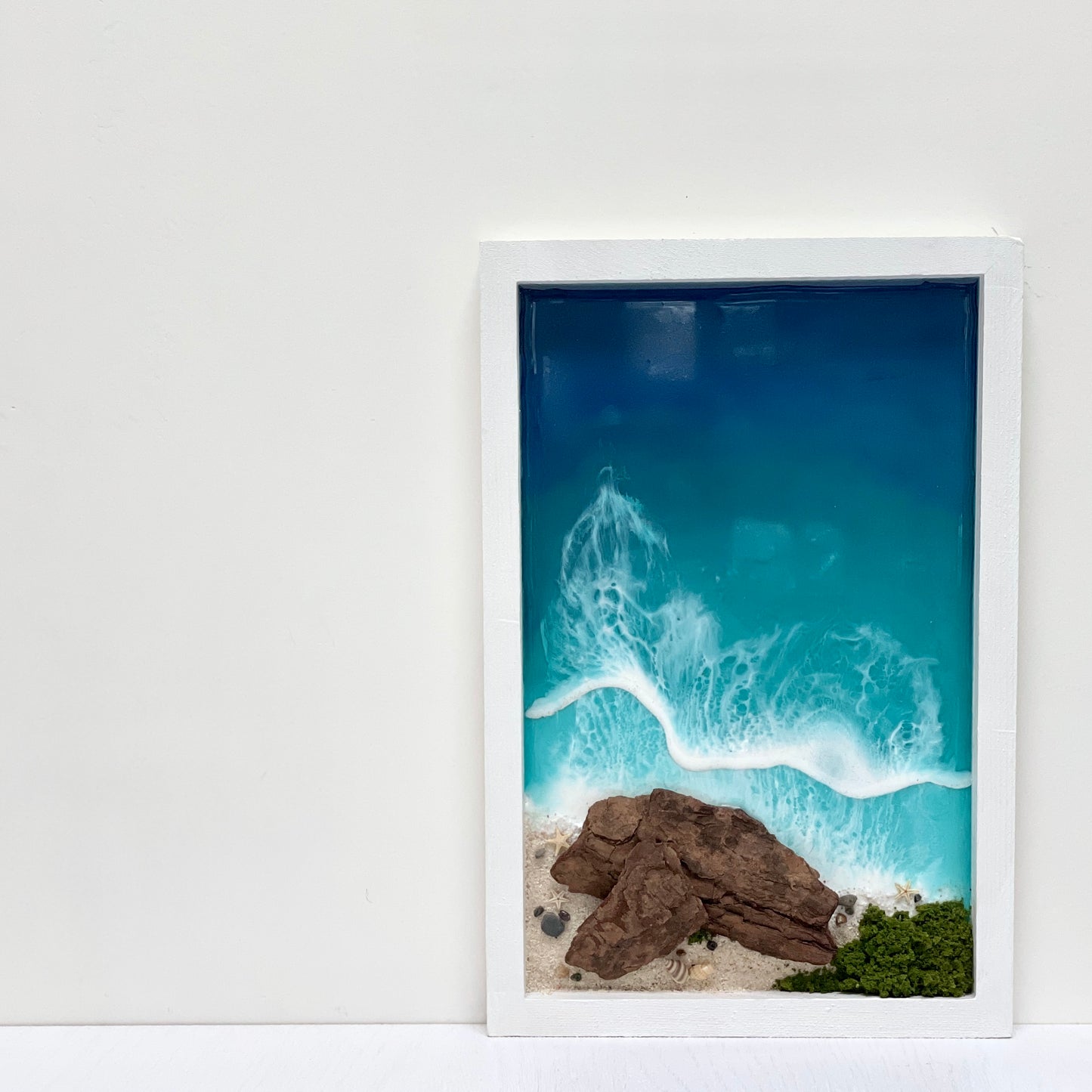 Resin Ocean Frame Decor - Blue (verticle)